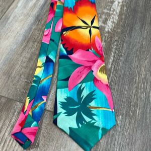 Vintage Hilo Hattie Tropical Flower Tie Necktie Luan Hawaiian Colorful